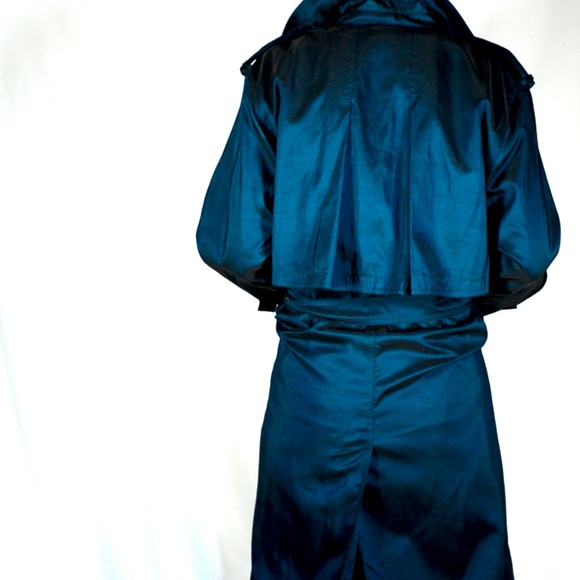 Blade Runner Black and Blue Oil Slick Trench Coat - Picture 2 of 6
